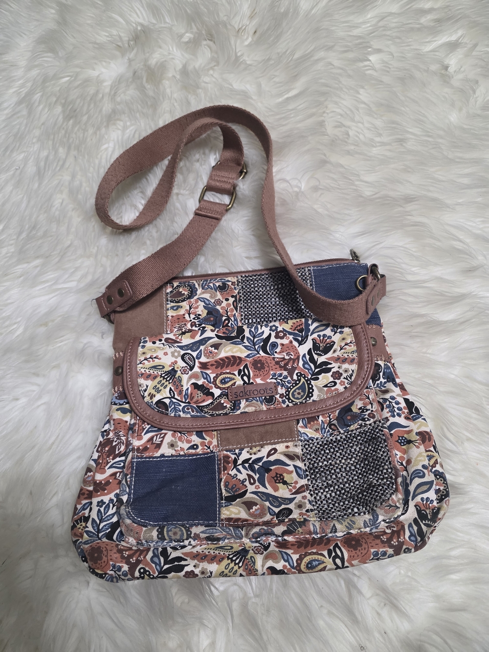 Sakroots Patchwork Floral Crossbody in Blush, Navy and Cream